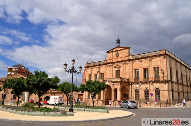 Aprobados los presupuestos del Ayuntamiento de Linares para 2011