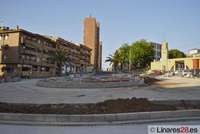 La nueva rotonda de la plaza Juanfra Garrido va tomando forma