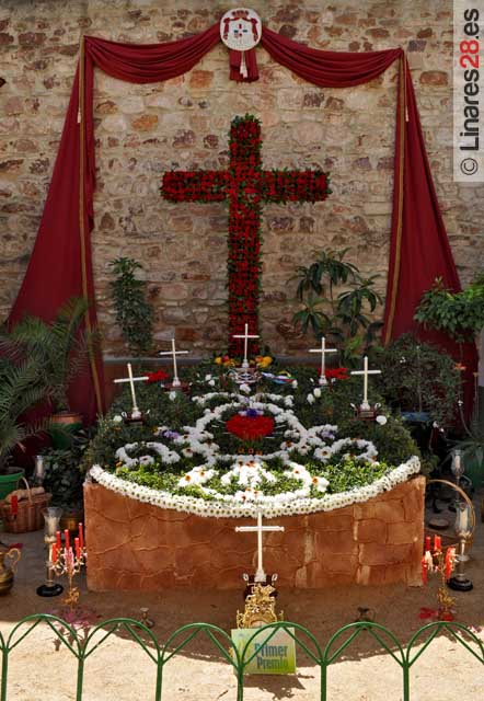 El Rescate gana el primer premio de las Cruces de Mayo