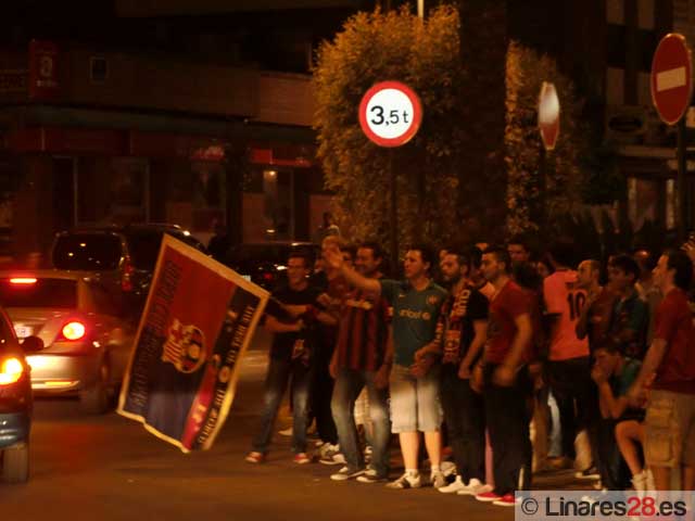 Los barcelonistas linarenses celebran el campeonato de liga