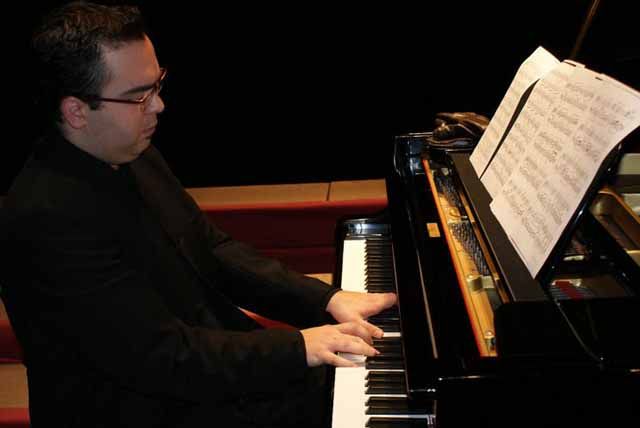 Antonio Ariza Momblant, del piano a la dirección de orquesta