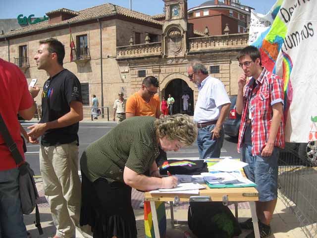 Linares es el primer municipio andaluz en aprobar un plan integral contra la homofobia