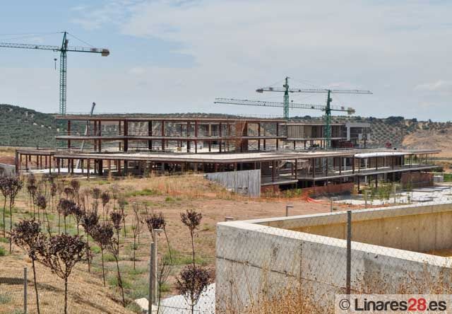 Solicitan una reunión con Griñán para tratar los retrasos en las obras del Campus de Linares