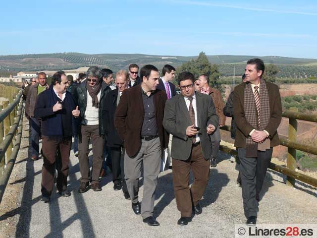 El presidente de la Diputación de Jaén inaugura la Vía Verde del Guadalimar en Linares-Baeza