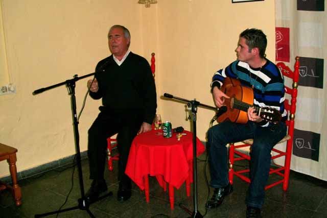 Los vecinos de Santa Bárbara homenajean a Gaspar Alcázar Romero “Gasparín”