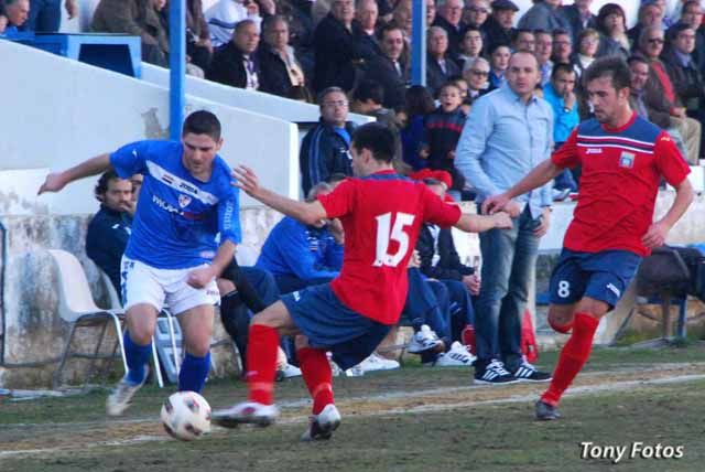 El Linares Deportivo vence y convence