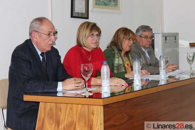 Presentan los cursos del CFPE de Linares