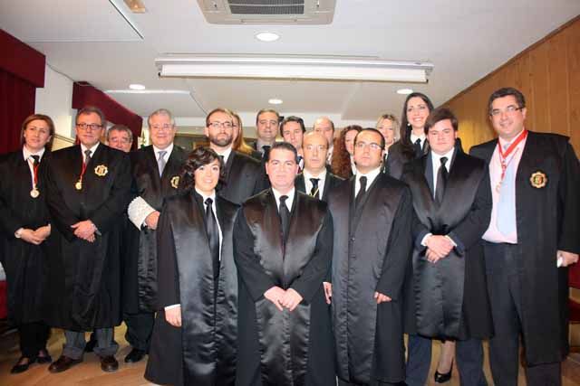 Los miembros de la nueva Junta Directiva del Grupo de Abogados Jóvenes toman posesión de sus cargos