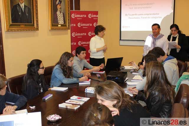 La Cámara de Comercio de Linares recibe a un grupo de estudiantes franceses