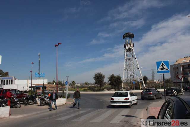 Los «santaneros» bloquean los principales accesos a Linares