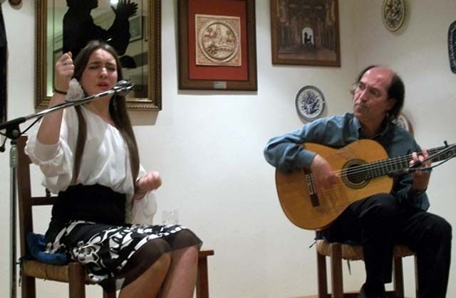 Belén Vega triunfa en la Peña flamenca «Fosforito» de Córdoba