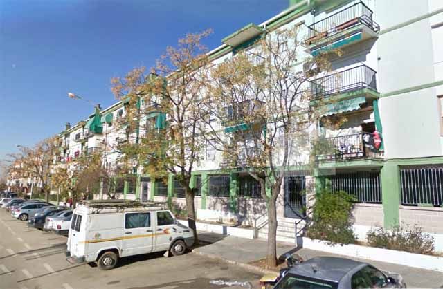 La rápida intervención de tres policías en un incendio de una vivienda de Linares evita una tragedia