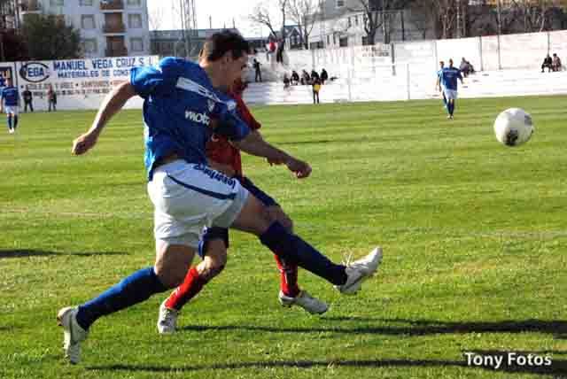 El Baeza C.F. se queda con la «taquilla» y el Linares Deportivo se trae los tres puntos