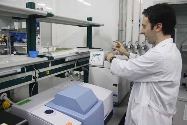 Andaltec se convierte en uno de los pocos centros para plásticos que consigue la acreditación de ENAC para sus laboratorios