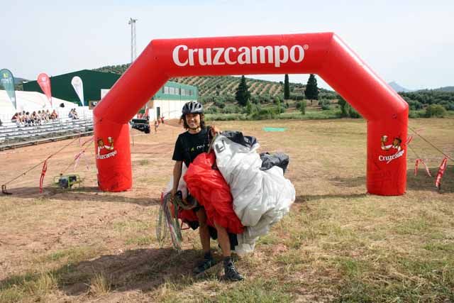 El deporte en contacto con la naturaleza protagoniza las actividades del XIII Festival Internacional del Aire “El Yelmo”