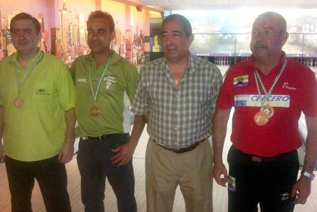 José María Mingorance bronce en el campeonato regional de bowling