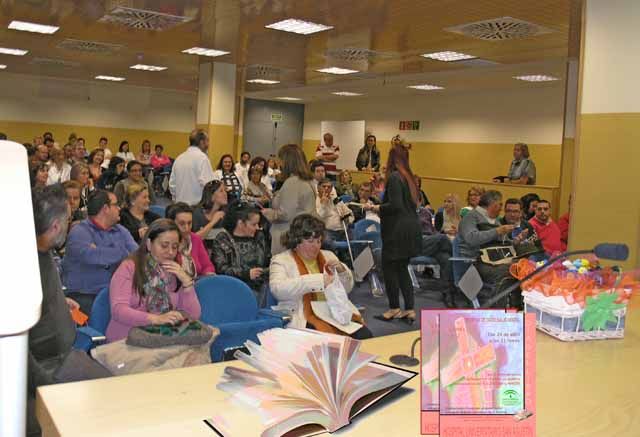 Pacientes de salud mental en un encuentro literario en el Hospital de Linares