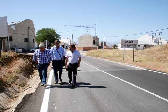 La Diputación acondiciona la carretera que une Baeza con su población de La Yedra