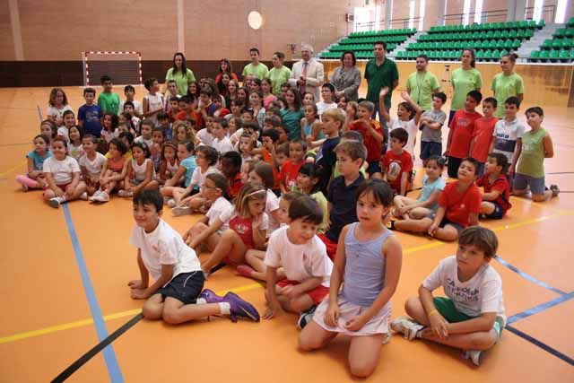 16 menores participan en las Escuelas Deportivas de Verano de la UJA en Linares