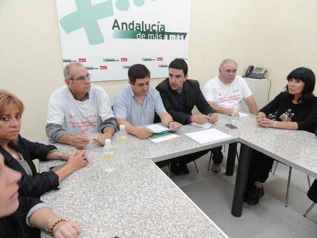 Mario Jiménez ratifica el compromiso del PSOE y de la Junta de Andalucía con los ex trabajadores de Santana: «Hay un compromiso firmado del que el Gobierno andaluz no se desdice»