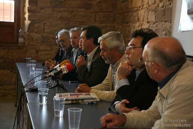 Llamamiento unánime al pueblo de Linares para la manifestación del próximo domingo