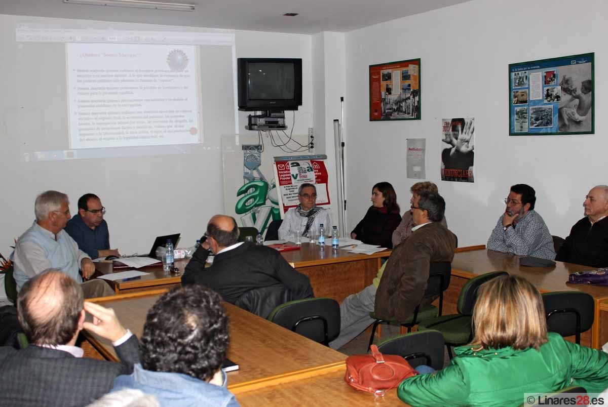 Unas 70 personas acuden a la asamblea de constitución del Frente Cívico de Linares