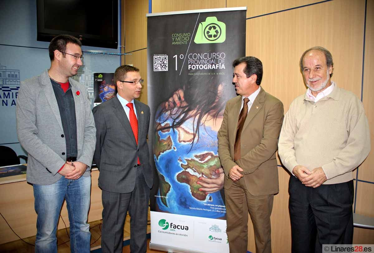 FACUA presenta en Linares la 1ª edición del Concurso Provincial de Fotografía para Jóvenes Estudiantes