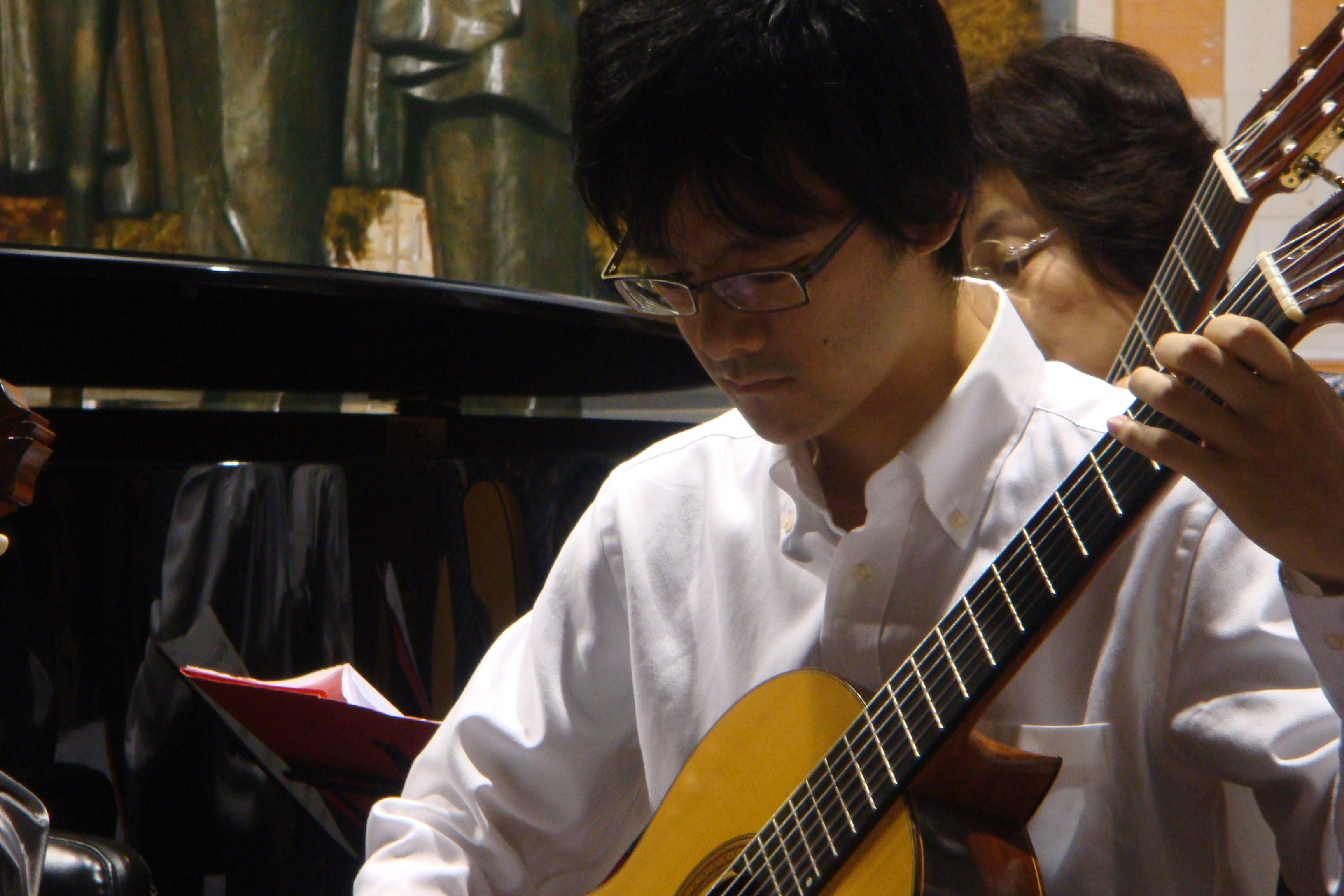 Hayashi y Parfinovich interpretan música española en el XXI Encuentro Internacional de Guitarra