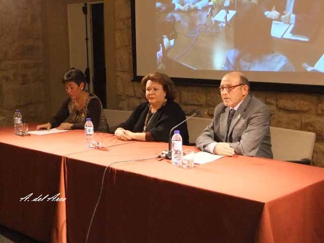 Presentan el Concierto de Navidad de la «Coral Virgen de Linarejos»