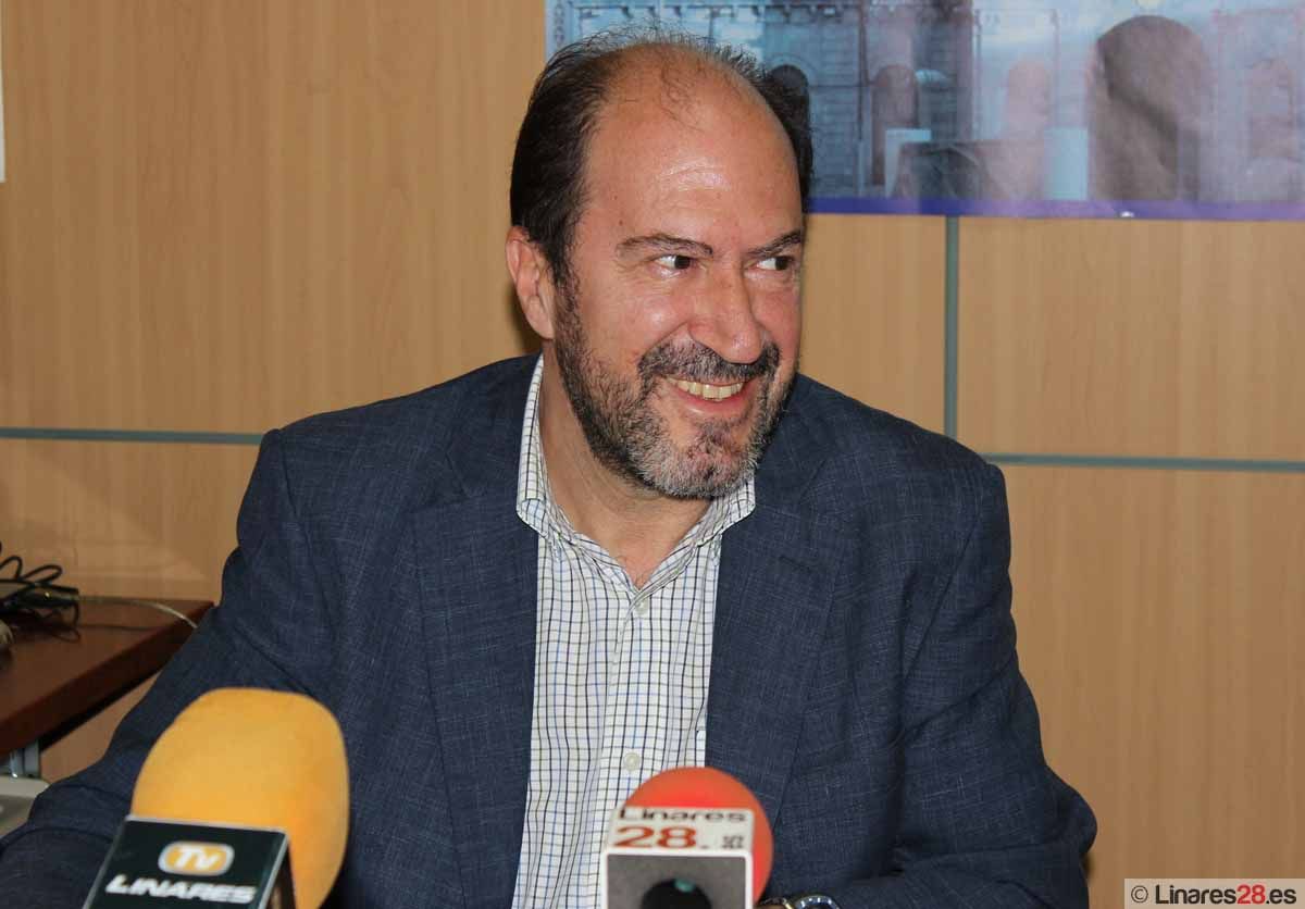 Urbaser se vuelve a adjudicar el servicio de limpieza viaria de Linares