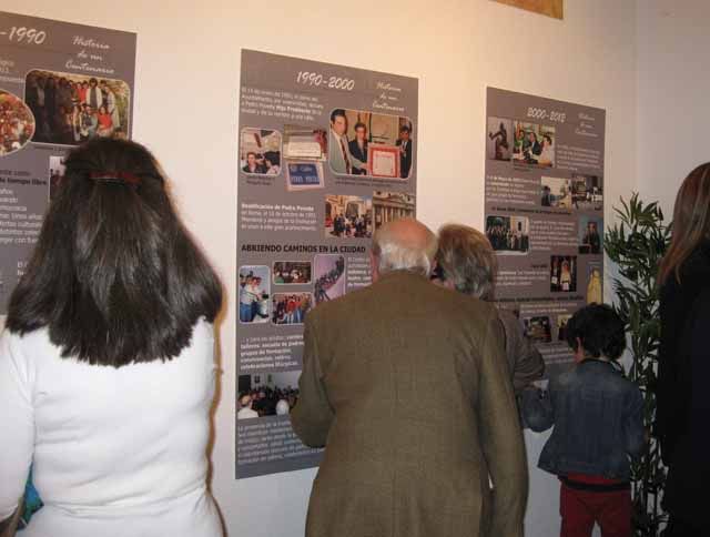 Inaugurada la exposición permanente «Historia de un centenario» en el Centro Cultural Poveda de Linares
