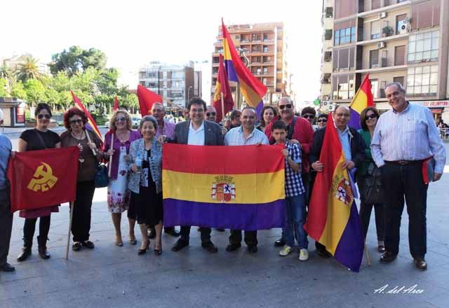 Imparten una conferencia sobre la II República