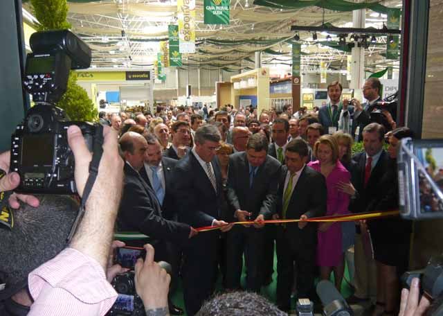 Expoliva, la feria más importante del mundo del olivar, abre apostando por el futuro del sector