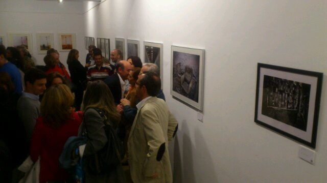 En estos momentos inauguración de exposición de Grupo f/8 fotografía