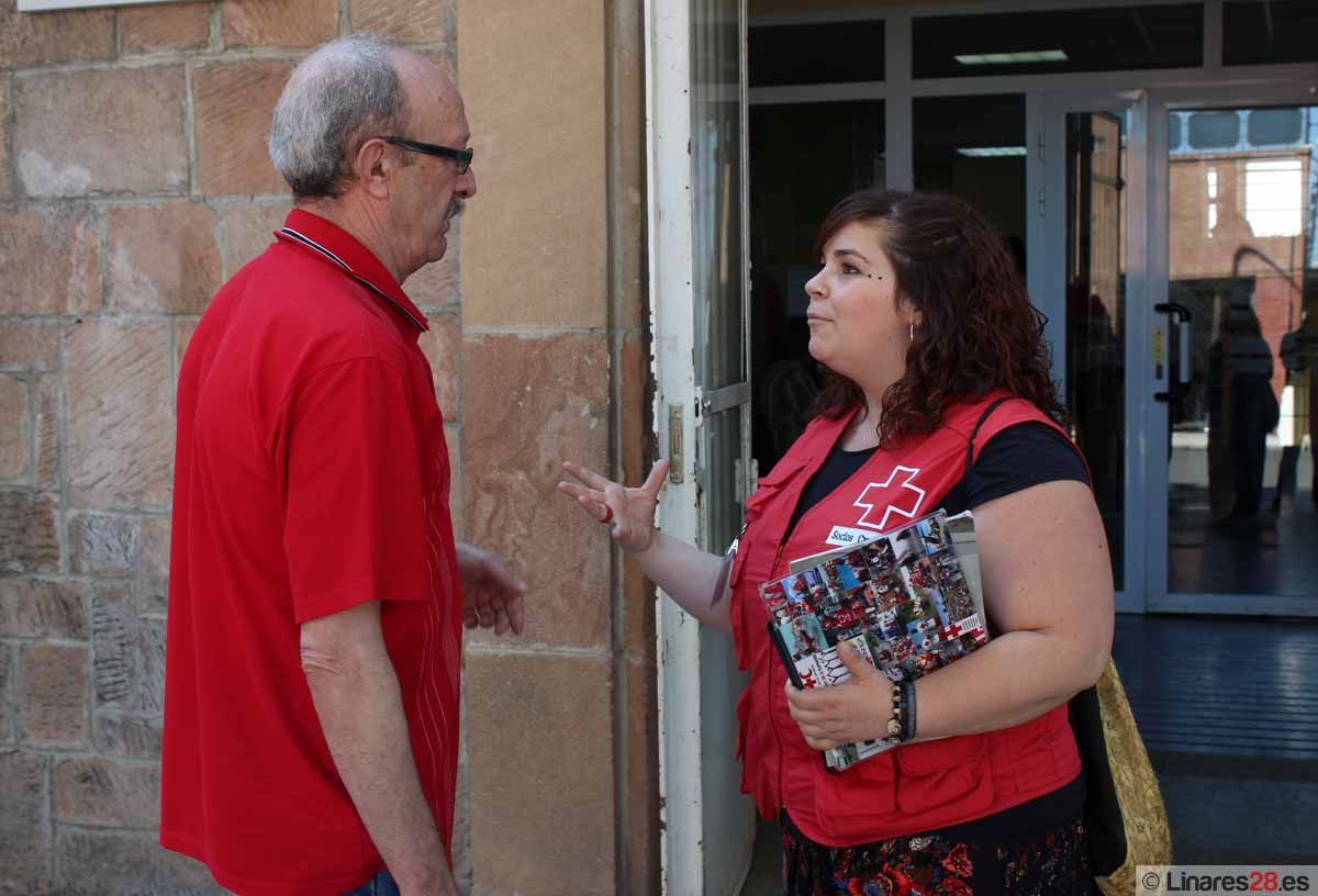 El Día de la Banderita de Cruz Roja se vuelca en el apoyo a las personas afectadas por la crisis en Linares