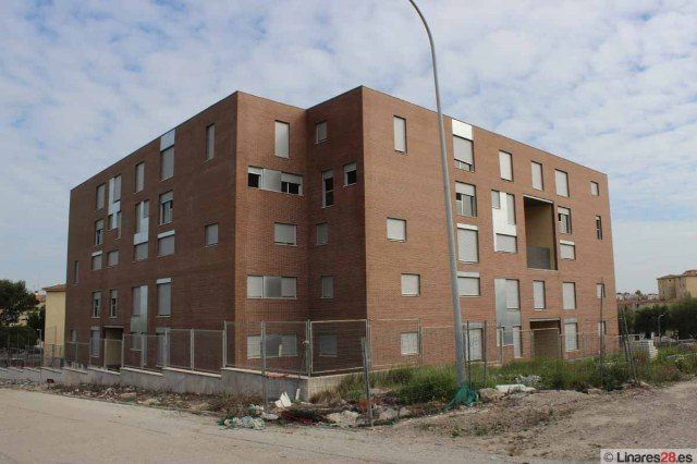 La Junta rehabilitará zonas comunes de 336 viviendas públicas de Linares