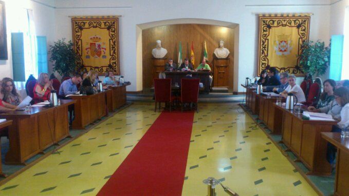 Comienza el Pleno Ordinario del Ayuntamiento de Linares en la Estación de Madrid