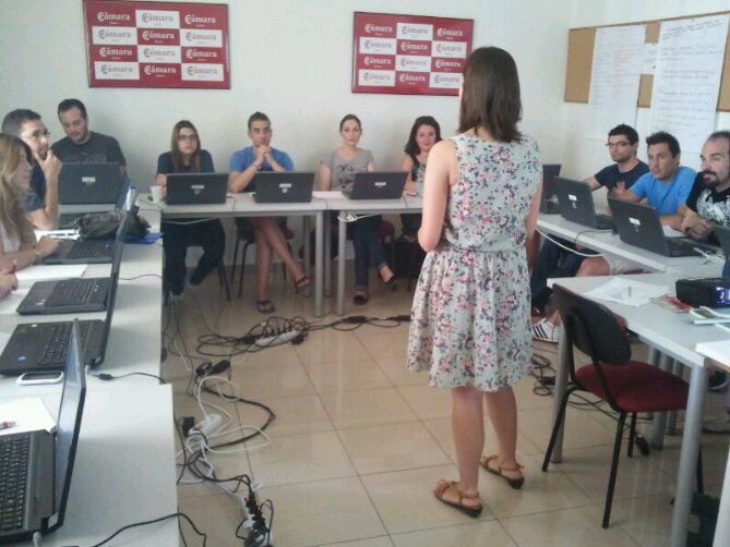 En estos momentos, curso sobre redes sociales en la Cámara de Comercio