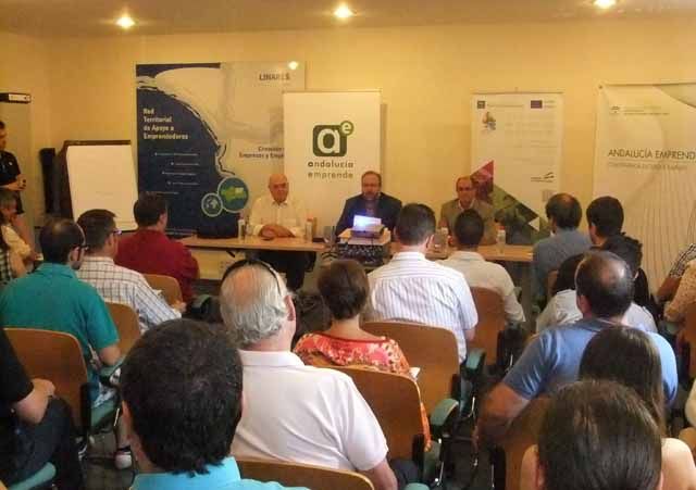 Jornada para emprendedores sobre recursos para empresas en el CADE de Linares