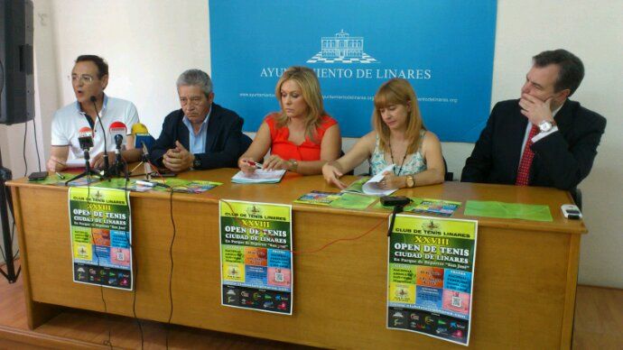 En estos momentos, presentación del XXVIII Open de Tenis Ciudad de Linares