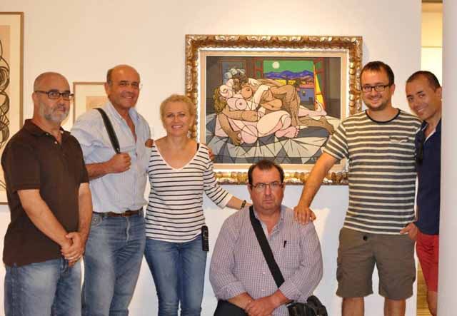 Componentes del «Grupo f/8 Fotografía» de Linares visitan el museo de Zabaleta