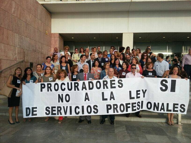 «El PA apoya a los procuradores de la ciudad de Linares»