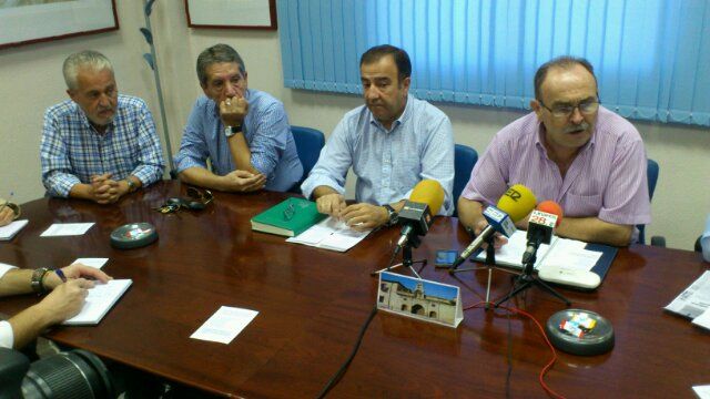 En estos momentos rueda de prensa de la Asociación 28 de febrero