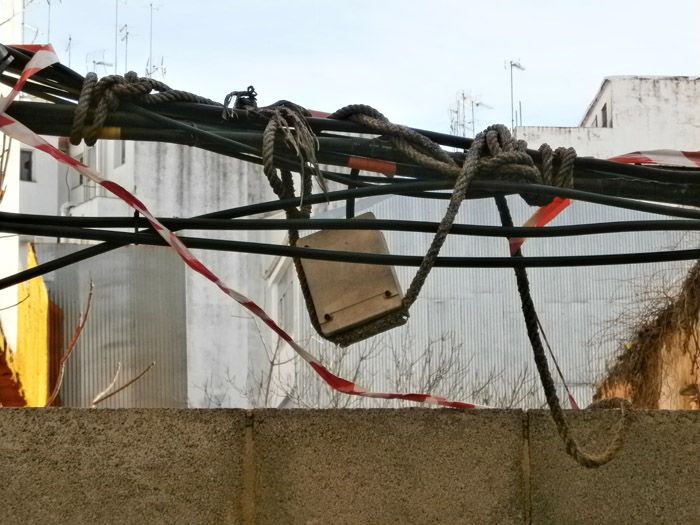 El Partido Andalucista exige al Ayuntamiento que tome medidas drásticas sobre el cableado aéreo de la ciudad