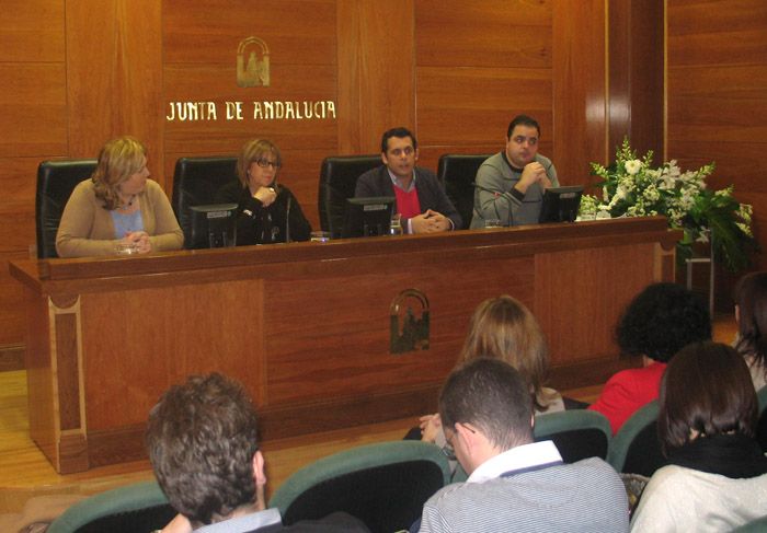 El IAJ financia el desarrollo de proyectos en Linares
