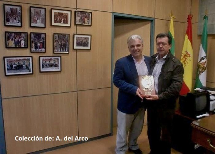 El alcalde recibe al Pregonero de la Semana Santa