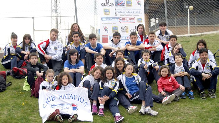 El Club Natación Linares en el XX Trofeo Santo Reino