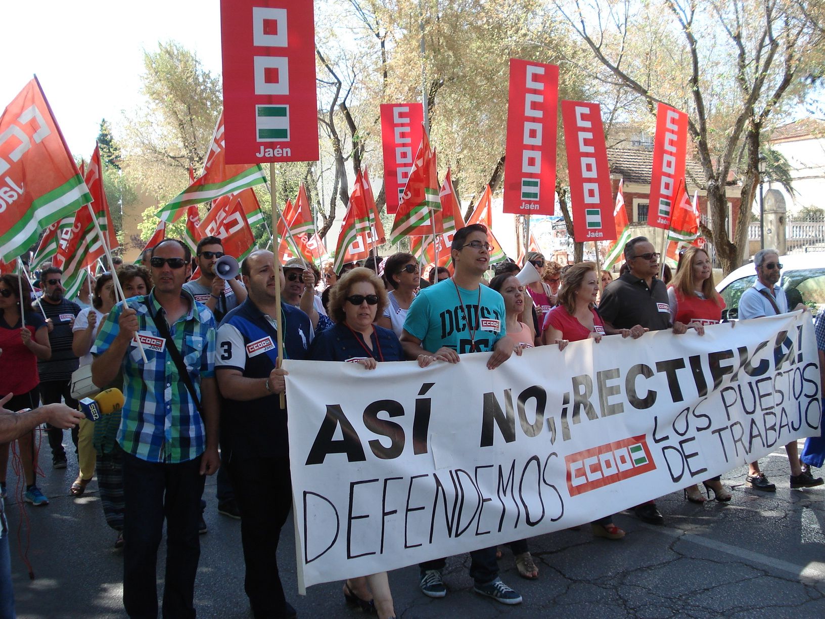 CC OO celebra una jornada de huelga en el Asilo con el rechazo de la actual plantilla