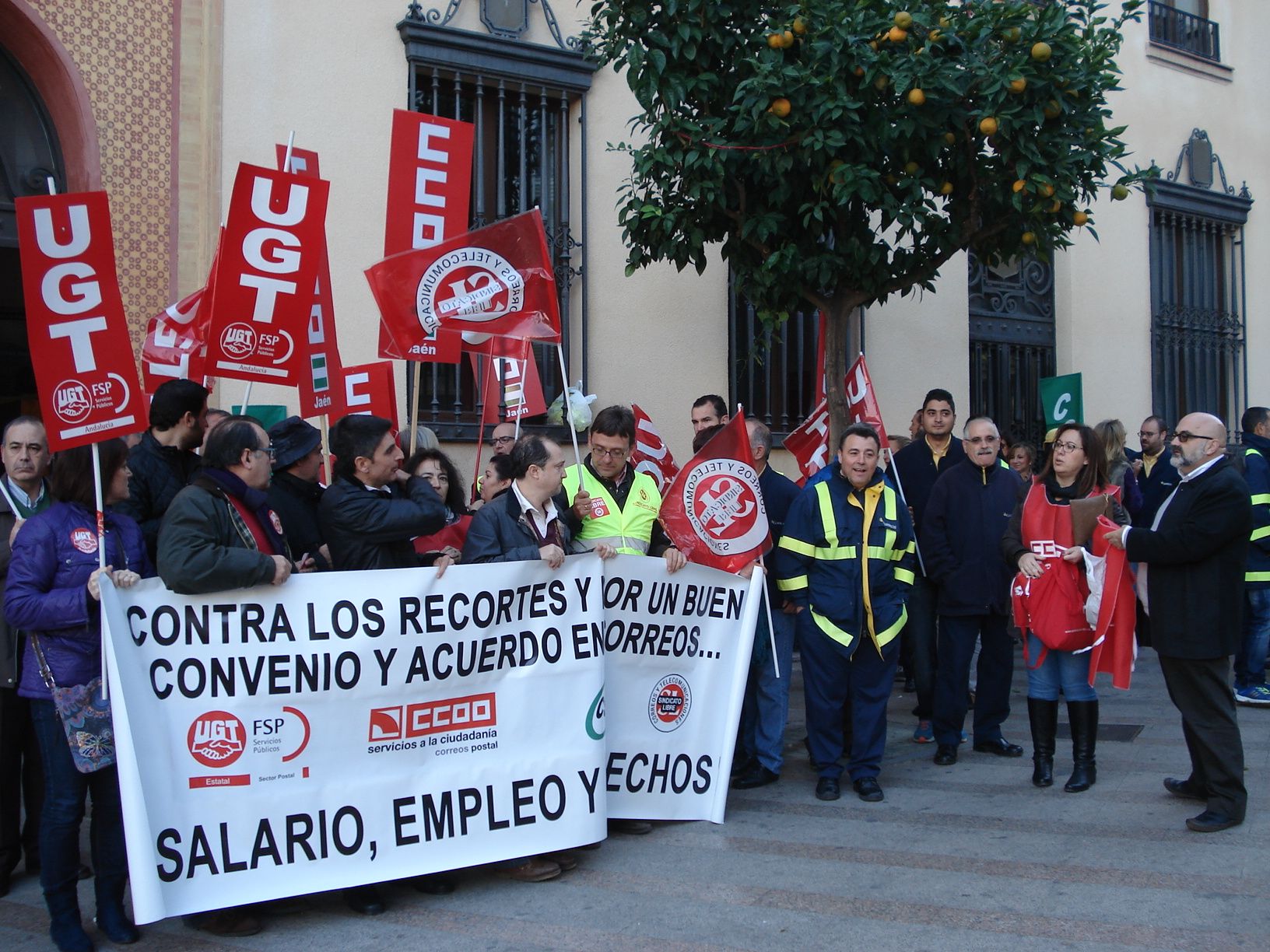 Sindicatos alertan de las graves consecuencias de nuevos recortes en Correos