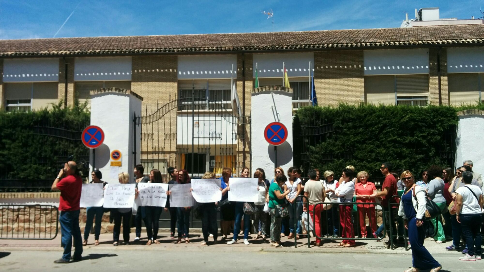 En estos momentos concentración en el Colegio Colón